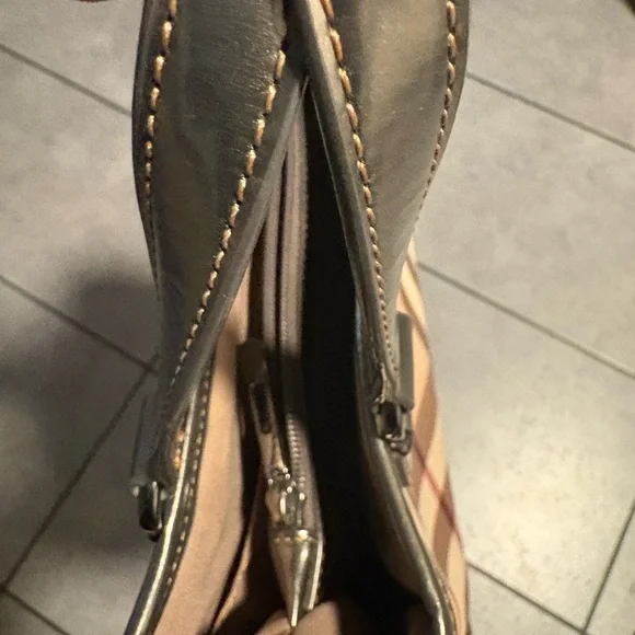 Burberry Supernova Tote Bag - Beige and Black - Picture 12 of 12